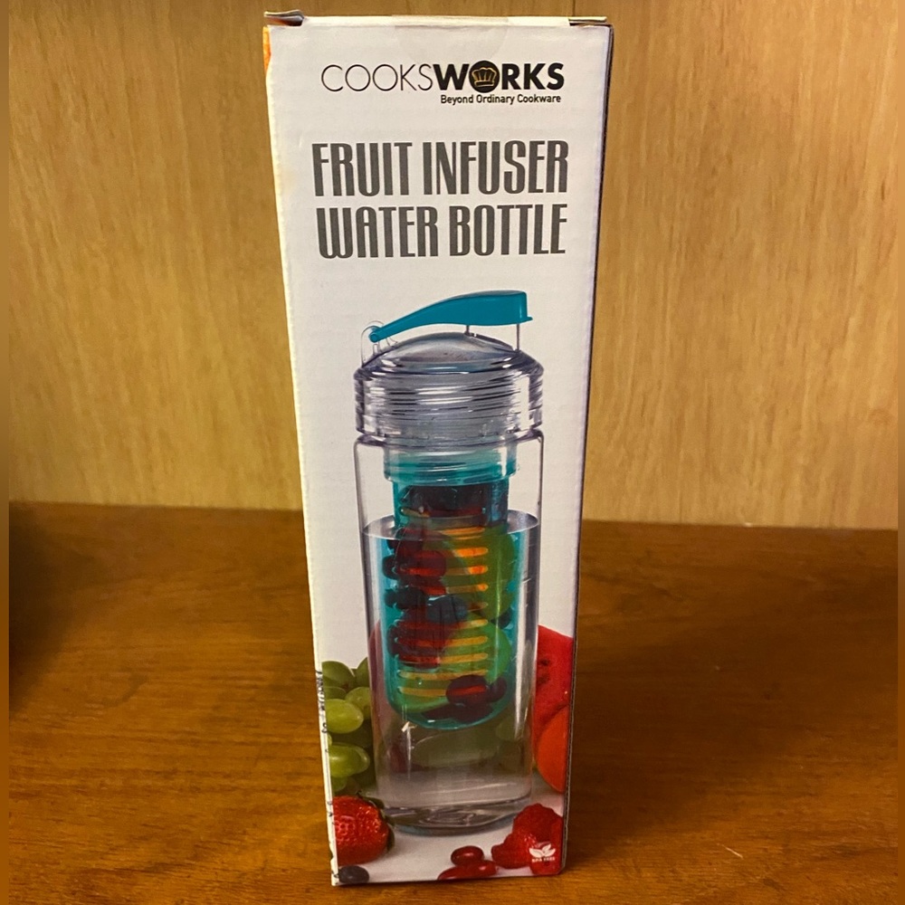 NWT Fruit Infuser Water Bottle Brand New Never Been Opened